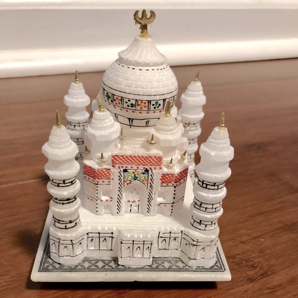 Taj Mahal monument gorgeous white table top